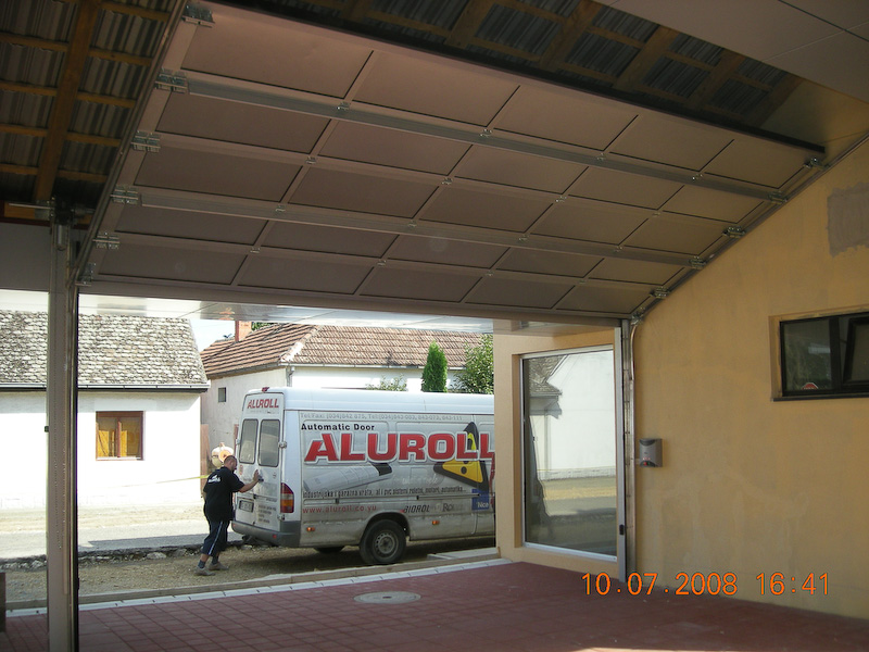 Segmentna vrata Aluroll